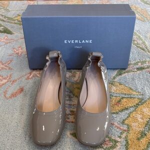 Everlane Women's Glossy Taupe Heels. Size 9